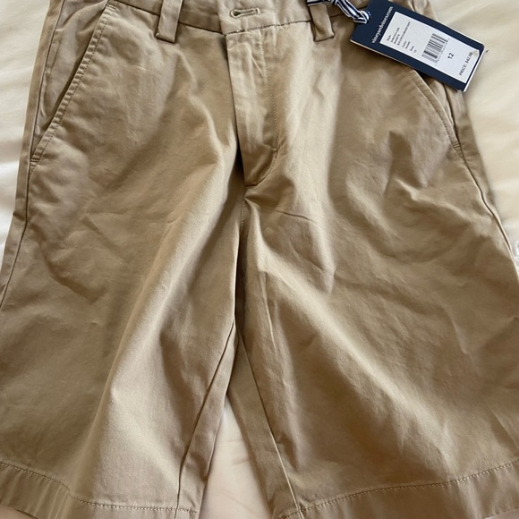NWT Vineyard Vines Khaki Breaker Short, Size 12 - Picture 2 of 4